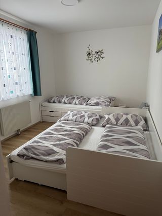 Ausziehbares Einzelbett