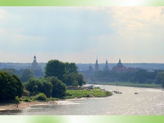 cycling to the historical center - just 4 km along the river Elbe to Castle and Opera