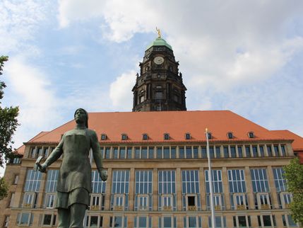 Rathausturm Dresden: Geführter Aufstieg - ermäßigt*