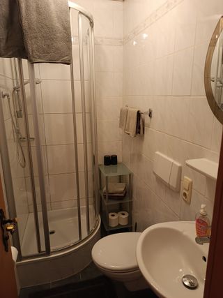 Badezimmer Dreibettzimmer