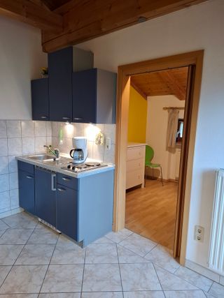 Küchenzeile / kleines Ankleidezimmer