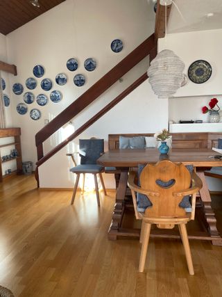 Essecke mit Aufgang zum Schlafzimmer
