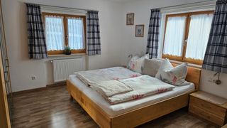 Schlafzimmer 1