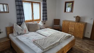 Schlafzimmer 1 180cm x 200cm