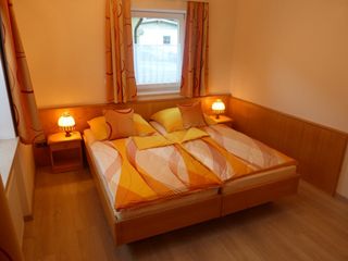 Zweites Schlafzimmer mit zwei Betten - können auch auseinander stehen
