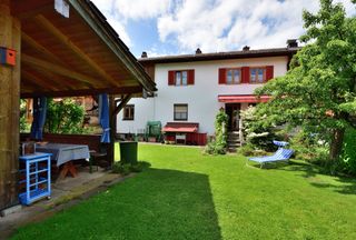 Ferienwohnung Kaiserblick - Garten mit Überdachter Terrasse