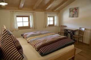 Hubertus Schlafzimmer mit Sitzecke