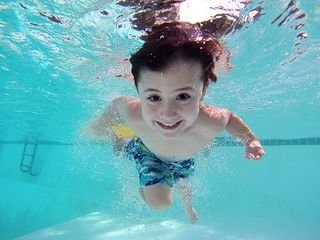 nur 5 Minuten zu Fuß zum Schwimmbad mit Kinderbereich, Wellness, Sauna, Solarium, Gradierwerk