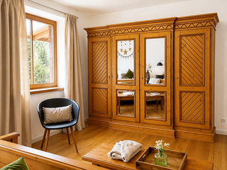 Schrank im Schlafzimmer 1 im OG, genug Platz für ihre Urlaubsgarderobe