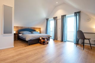 Schlafzimmer mit Doppelbett