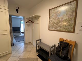 Eingangsbereich mit Blick ins Wohnzimmer