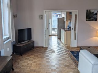 Blick vom Wohnzimmer zur Küche