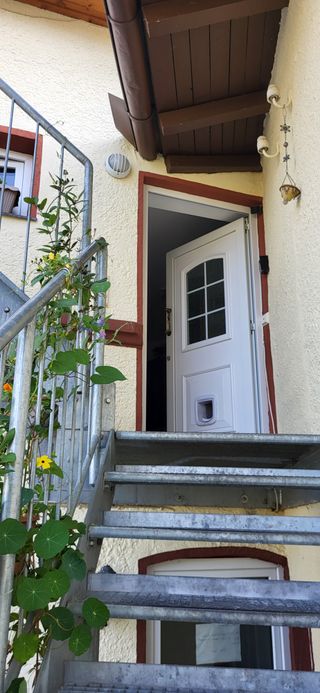 Eingang hinter dem Haus