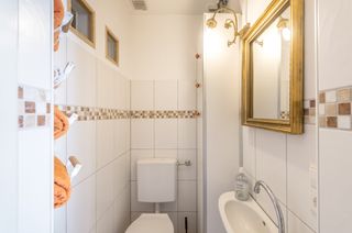 INSIDE, BATHROOM