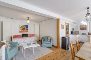 Photo, INSIDE, OUTSIDE