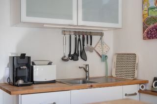 KITCHEN, INSIDE
