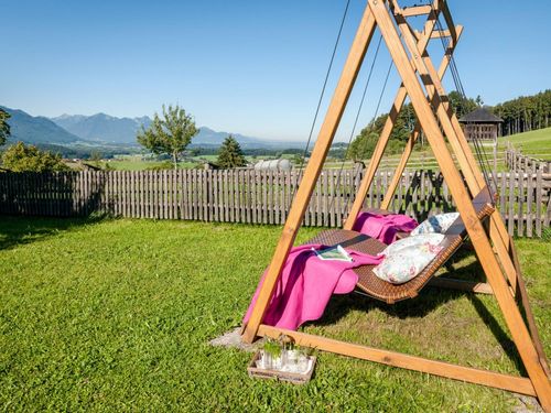 Schwebeliege mit Bergpanorma