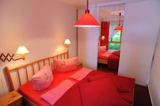 Fewo ROT: Schlafzimmer