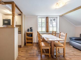 Fewo 7: Wohnraum mit Küche