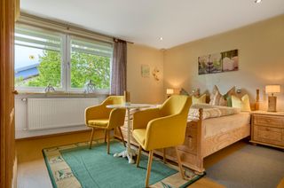 Schlafzimmer 1