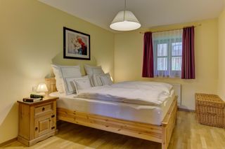 extra hohes Bett