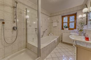 Bad mit Dusche