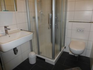Badezimmer mit Dusche