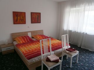 Das Schlafzimmer mit Doppelbett