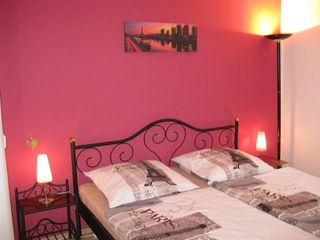 Schlafzimmer 1