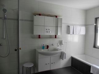 Bad mit Wanne