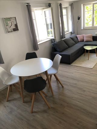 Sitzgelegenheiten