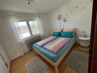 Schlafzimmer 2, Doppelbett, "Pusteblume"