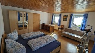 Schlafzimmer 1