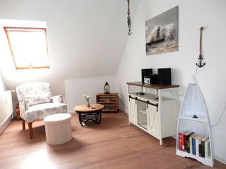 Wohnzimmer mit Musikanlage ( Bluetooth )