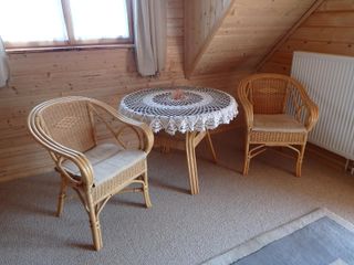 OG großer Raum Sitze