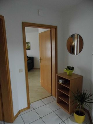 Flur mit Blick in das Wohnzimmer