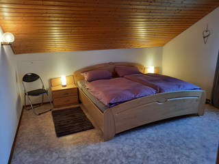 Großes Schlafzimmer