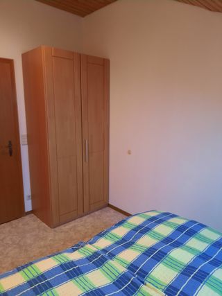 Platz auch im kleinen Schlafzimmer