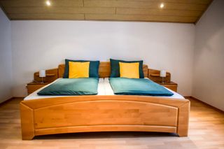 Schlafzimmer 1