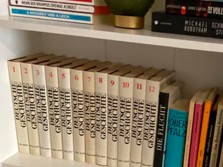 Bücherregal