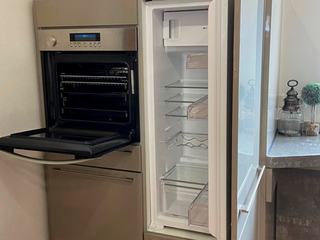 Kühschrank und Ofen