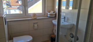 Bad mit Dusche + WC