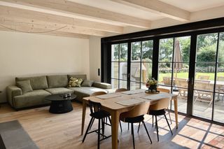 Wohnzimmer mit Ausblick