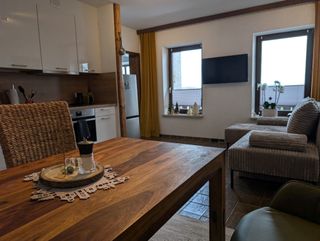 Essen + Blick Küche + Couch