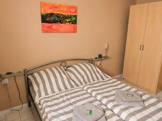 Schlafzimmer 2 mit Doppelbett im Untergeschoss