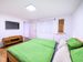 Schlafzimmer mit hochwertigen Möbeln