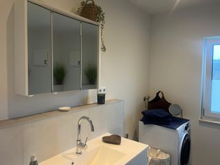 großes Badezimmer