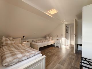 Schlafzimmer 2, zwei