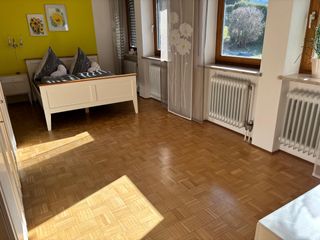 Schlafzimmer 1
