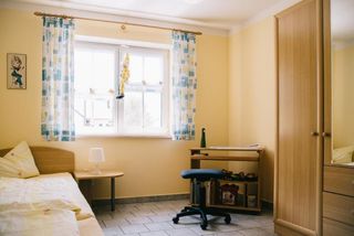 Schlafzimmer mit 2 E